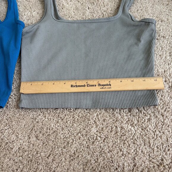 Holister Size Women’s Small Square Neck Ribbed Tank Tops Set of 2 - Picture 15 of 16